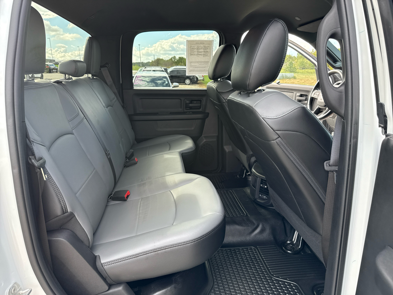 RAM 3500 Cab/Chassis Tradesman Crew Cab 4WD 172.4 2024 RAM 3500 Cab/Chassis Tradesman Crew Cab 4WD 172.4 2024