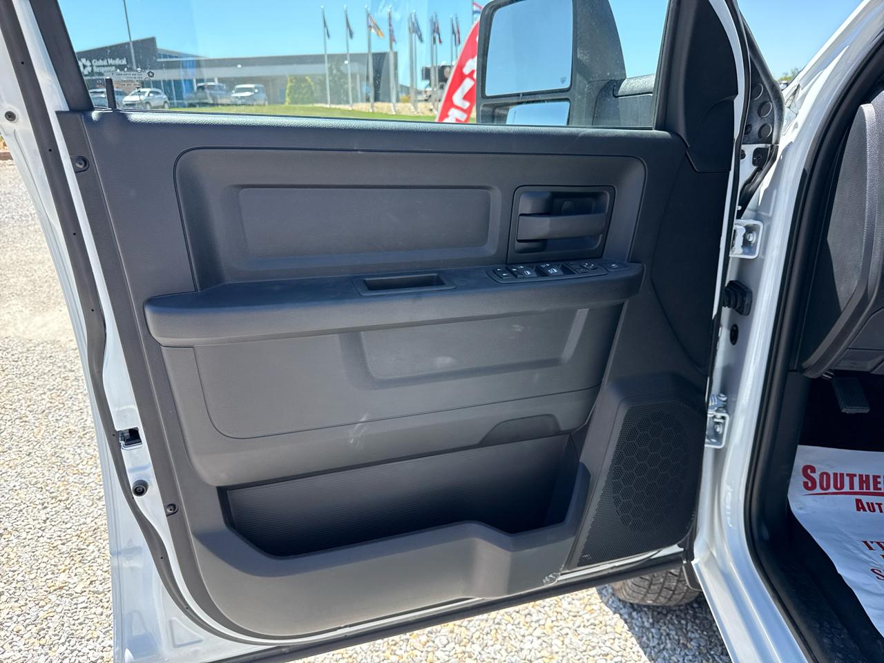 RAM 3500 Cab/Chassis Tradesman Crew Cab 4WD 172.4 2024