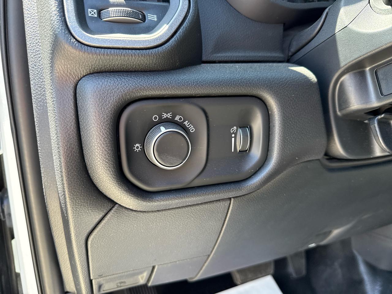 RAM 3500 Cab/Chassis Tradesman Crew Cab 4WD 172.4 2024