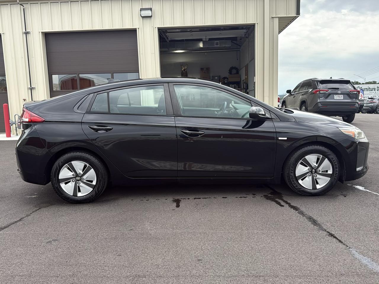 Hyundai Ioniq Blue 4D Hatchback Hybrid 2018