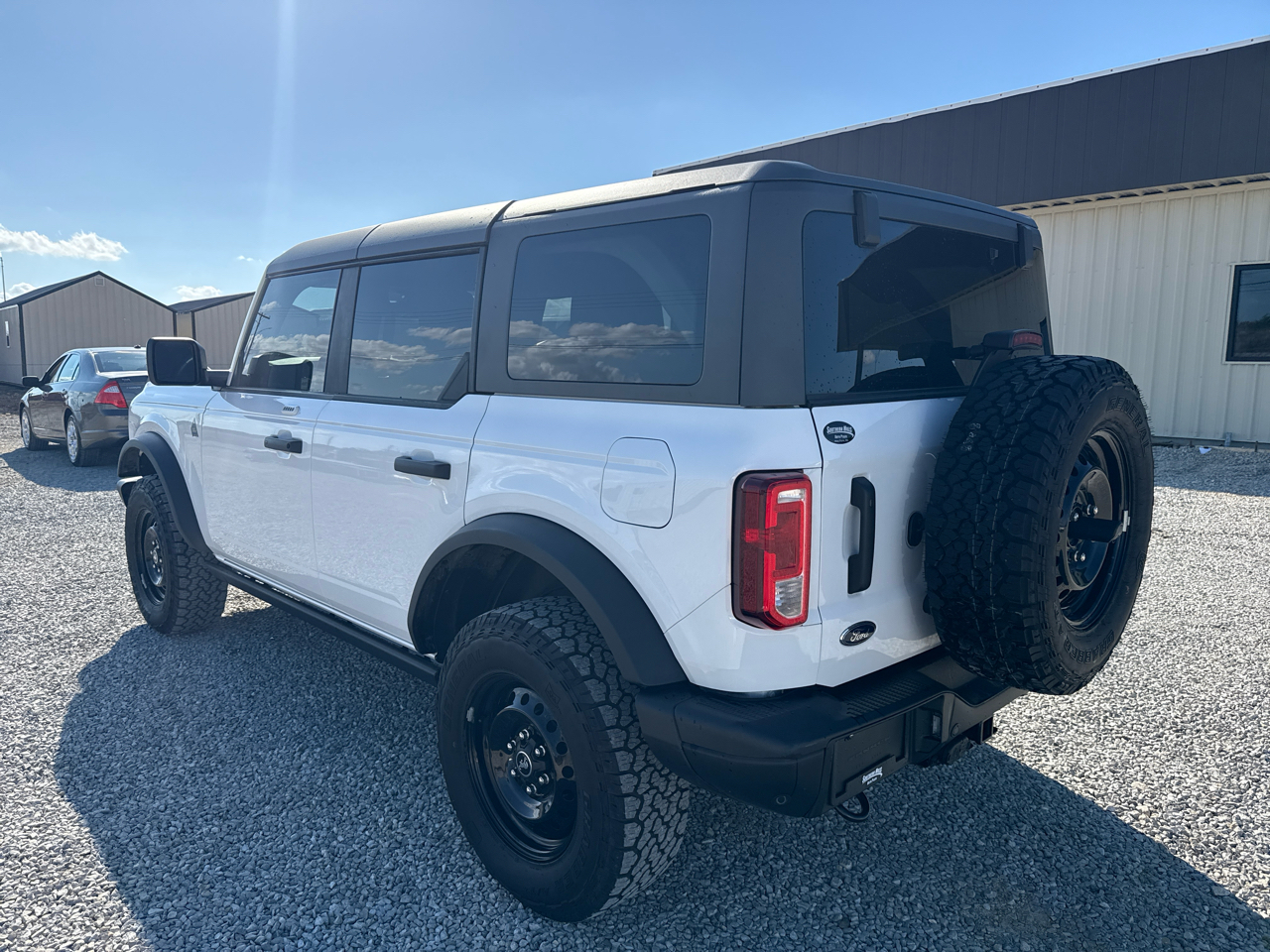 2023 Ford Bronco Base Big Bend Black Diamond Outer Banks Badlands Wildtrak Everglades photo 3