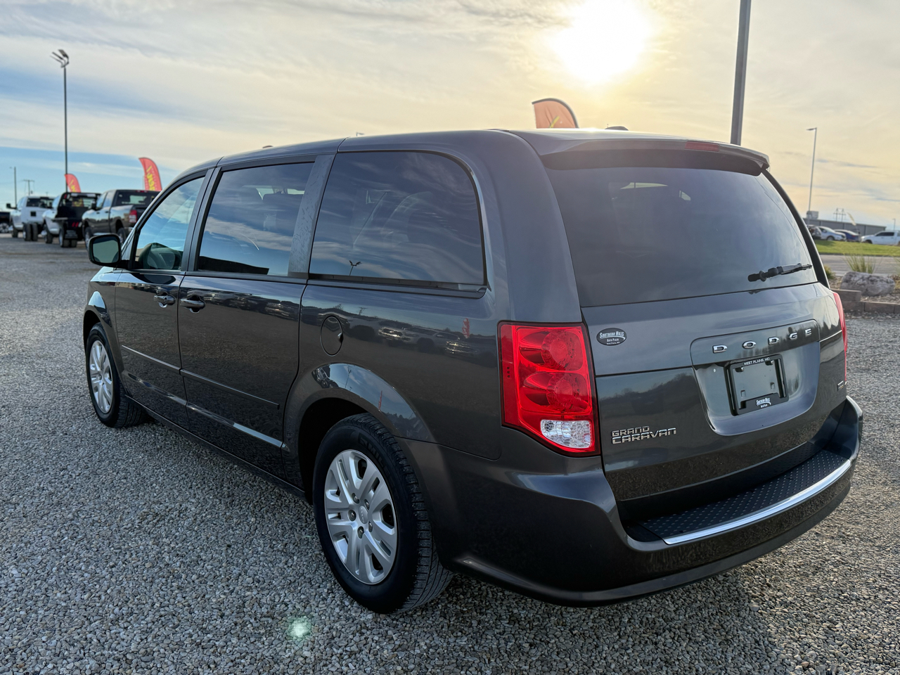 2017 Dodge Grand Caravan SE SXT Express photo 3