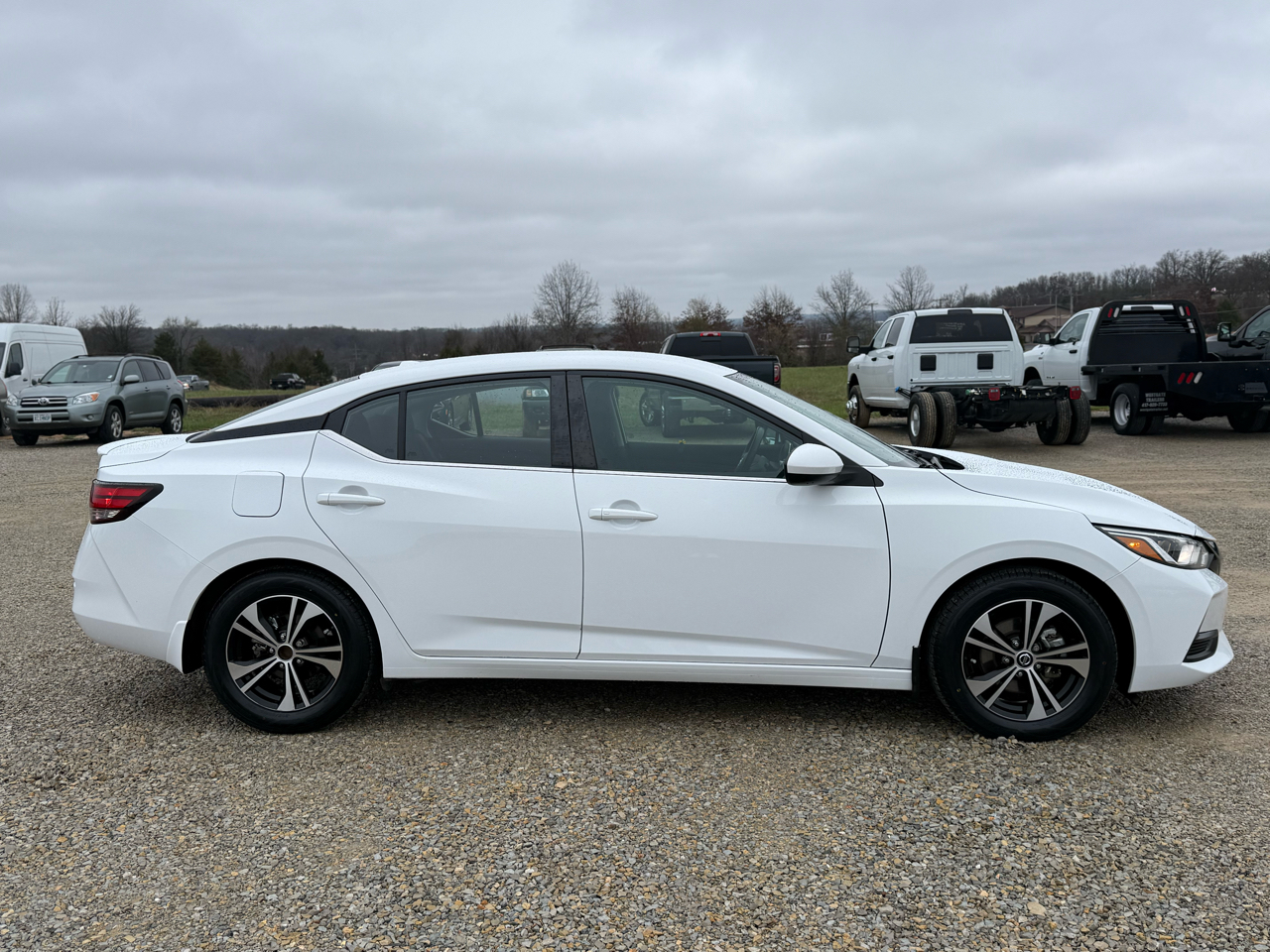 2021 Nissan Sentra SV photo 2