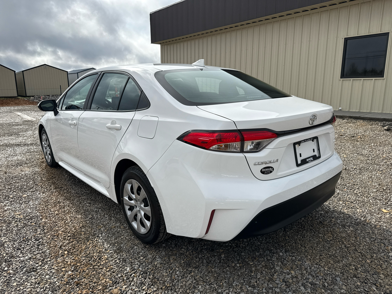 2023 Toyota Corolla LE photo 3