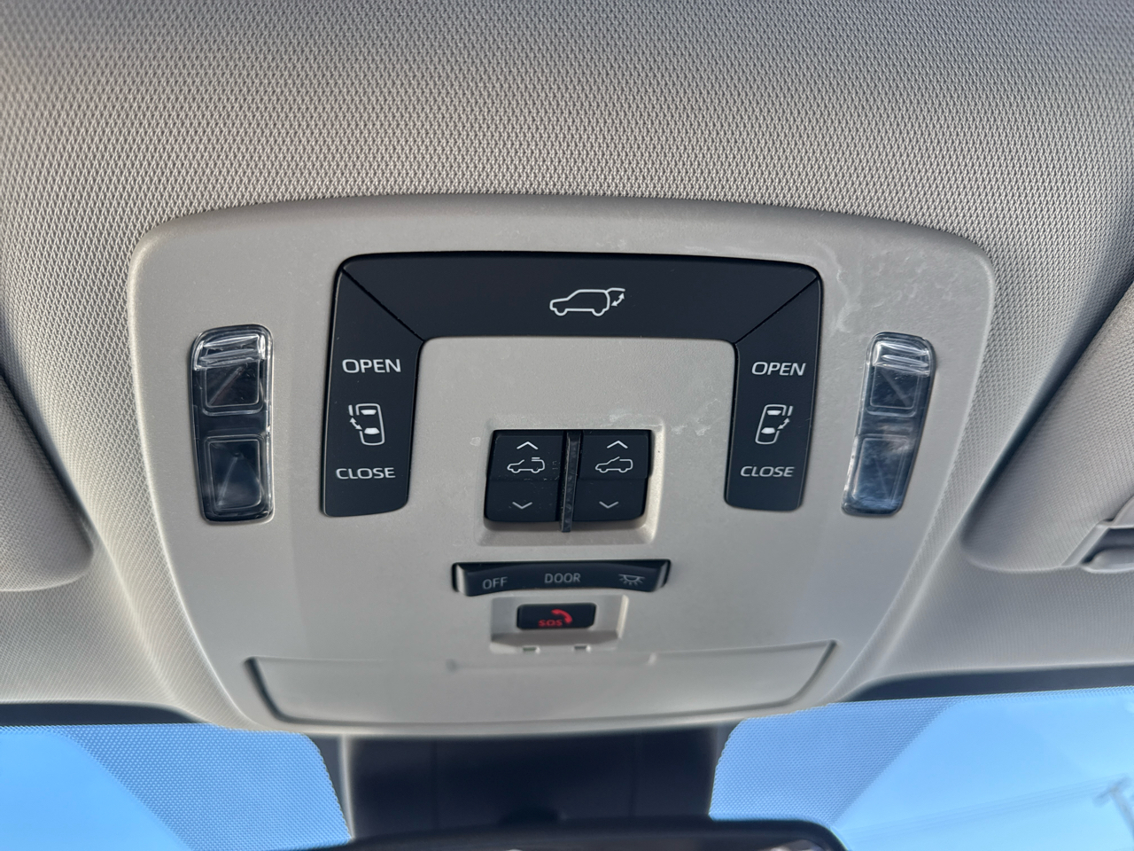 Toyota Sienna Hyb Autono-MaaS 5D Wagon 2025