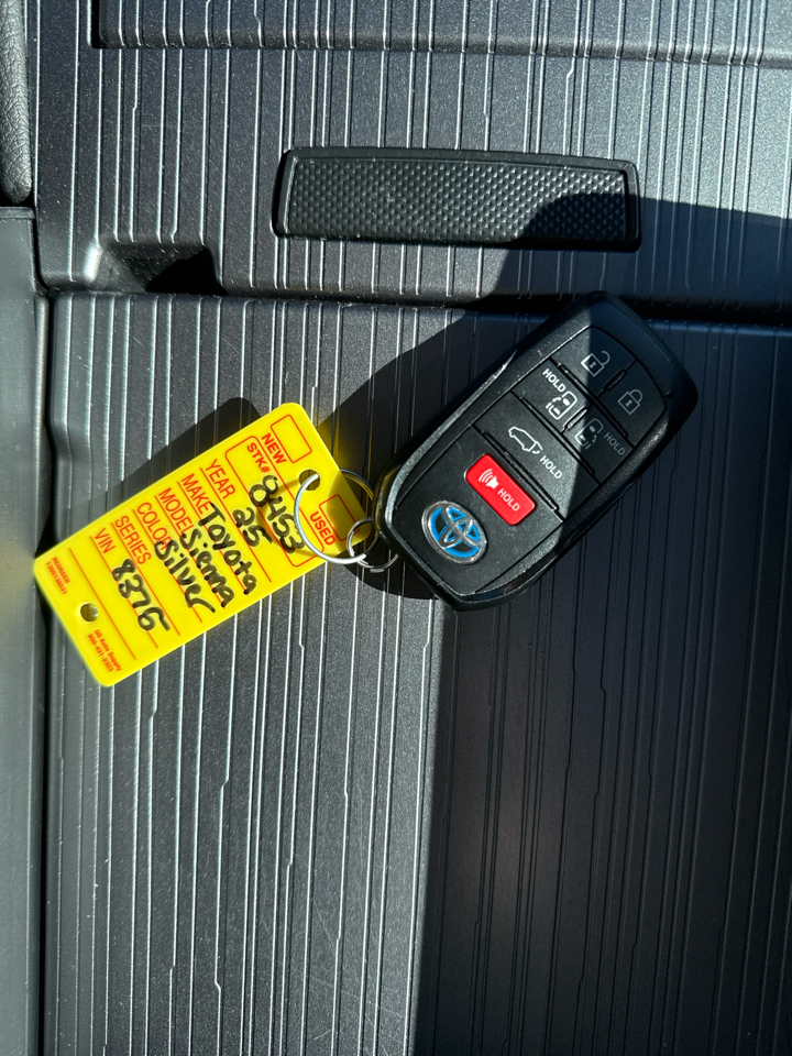 Toyota Sienna Hyb Autono-MaaS 5D Wagon 2025