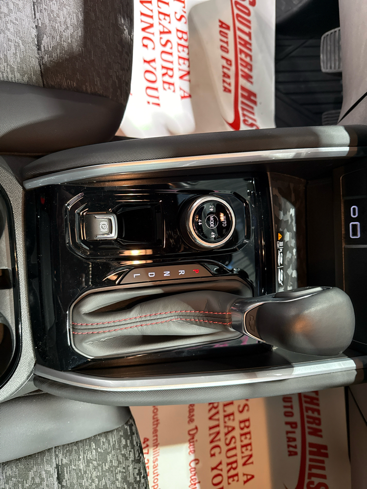 Chevrolet Colorado Z71 Crew Cab 4WD SWB 2024