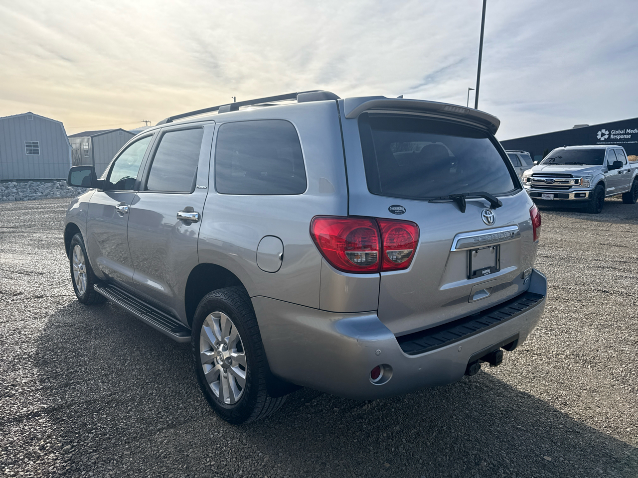 Toyota Sequoia Platinum 4D SUV 4X4 2012
