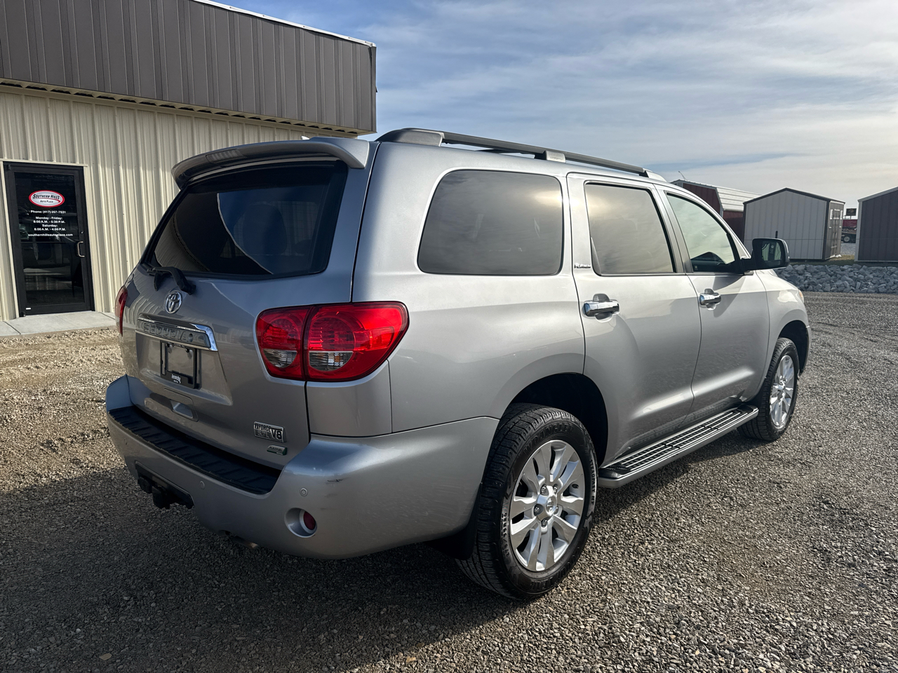 Toyota Sequoia Platinum 4D SUV 4X4 2012