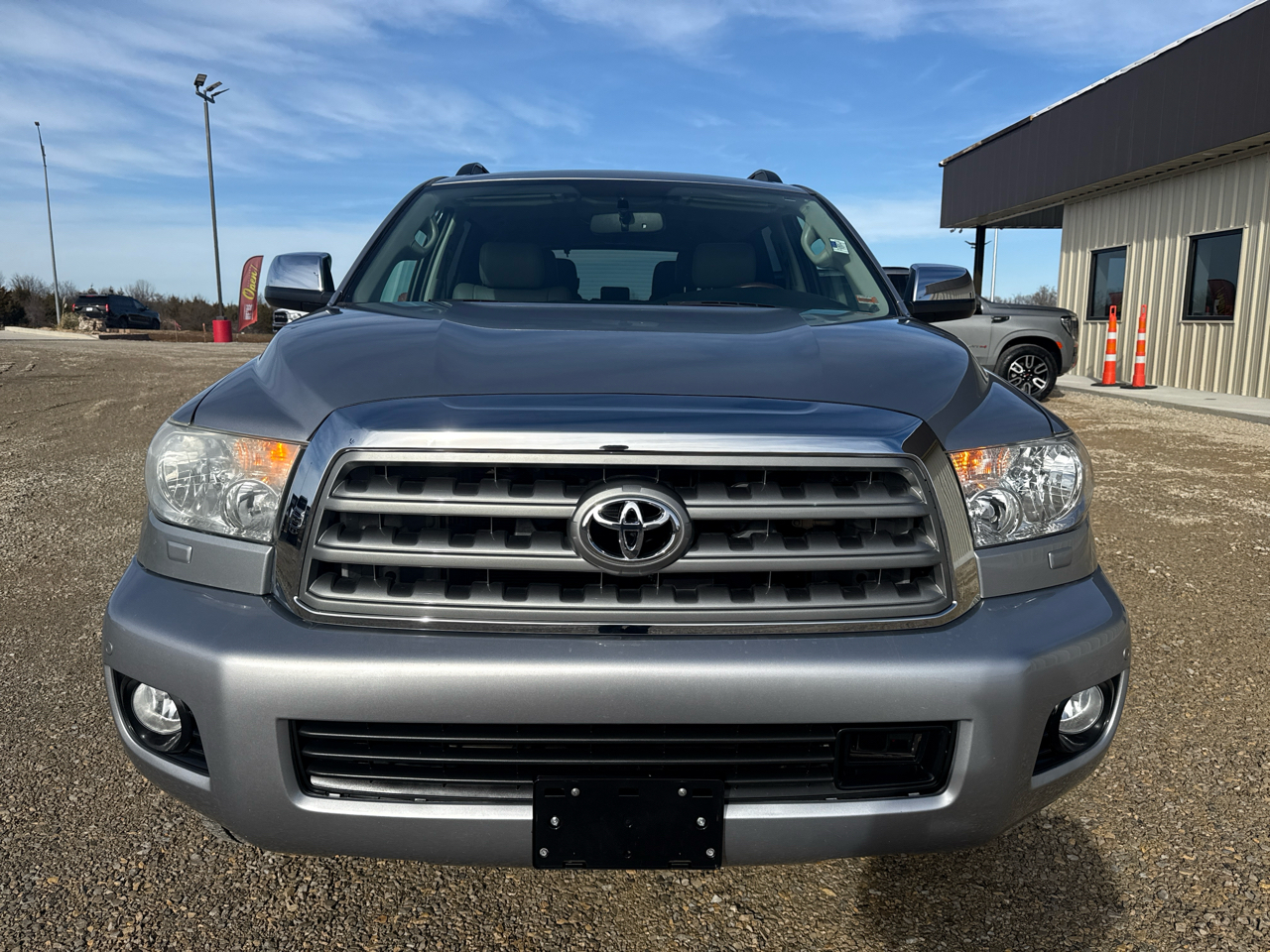 Toyota Sequoia Platinum 4D SUV 4X4 2012
