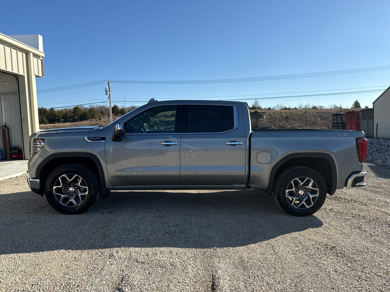 GMC Sierra 1500 SLT Crew Cab 4WD SWB 2025