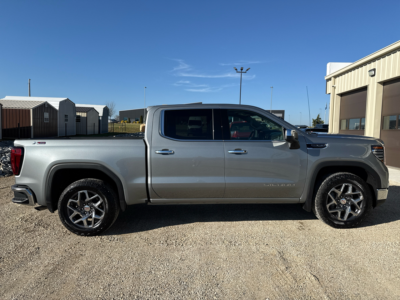 GMC Sierra 1500 SLT Crew Cab 4WD SWB 2025