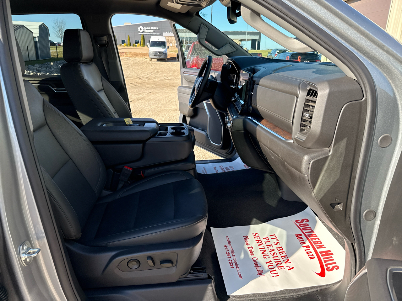 GMC Sierra 1500 SLT Crew Cab 4WD SWB 2025