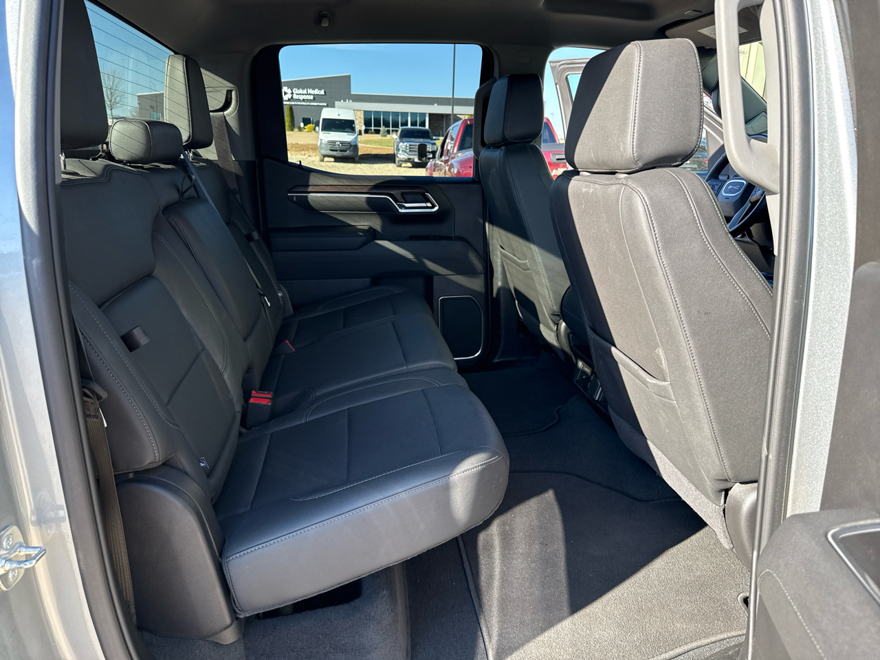 GMC Sierra 1500 SLT Crew Cab 4WD SWB 2025