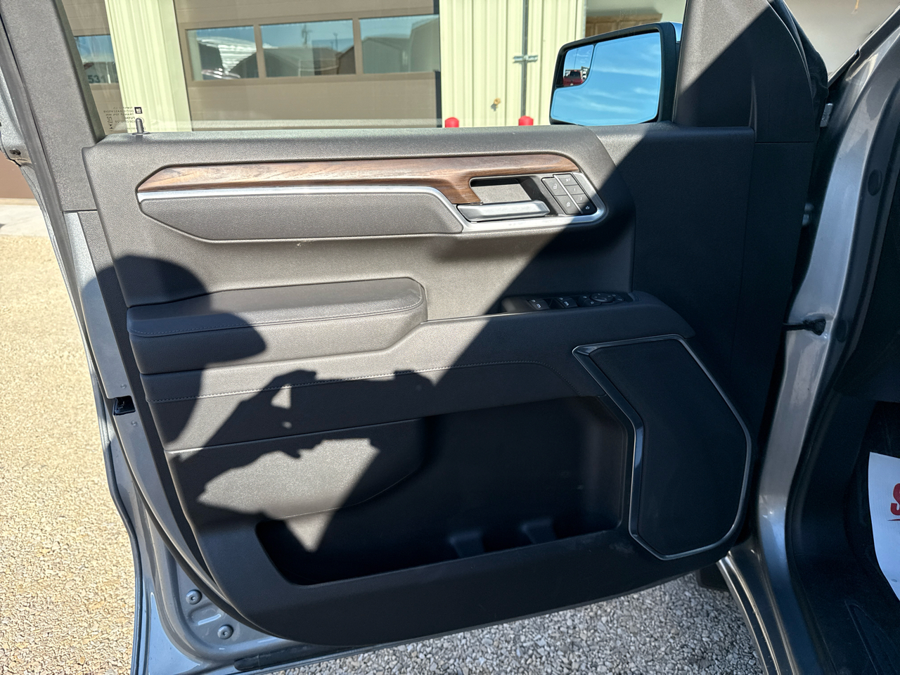 GMC Sierra 1500 SLT Crew Cab 4WD SWB 2025