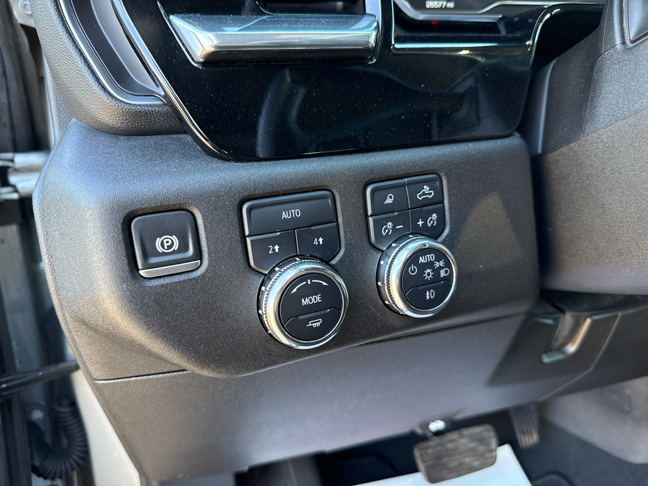 GMC Sierra 1500 SLT Crew Cab 4WD SWB 2025