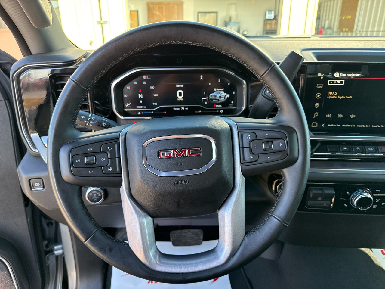 GMC Sierra 1500 SLT Crew Cab 4WD SWB 2025