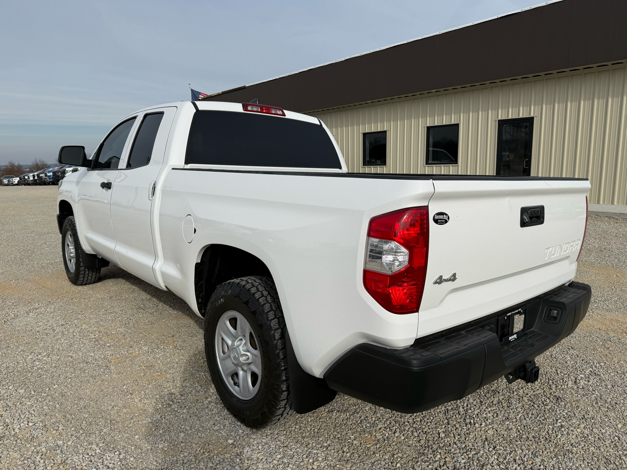 Toyota Tundra SR DblCab 4WD 5.7L V8 2020