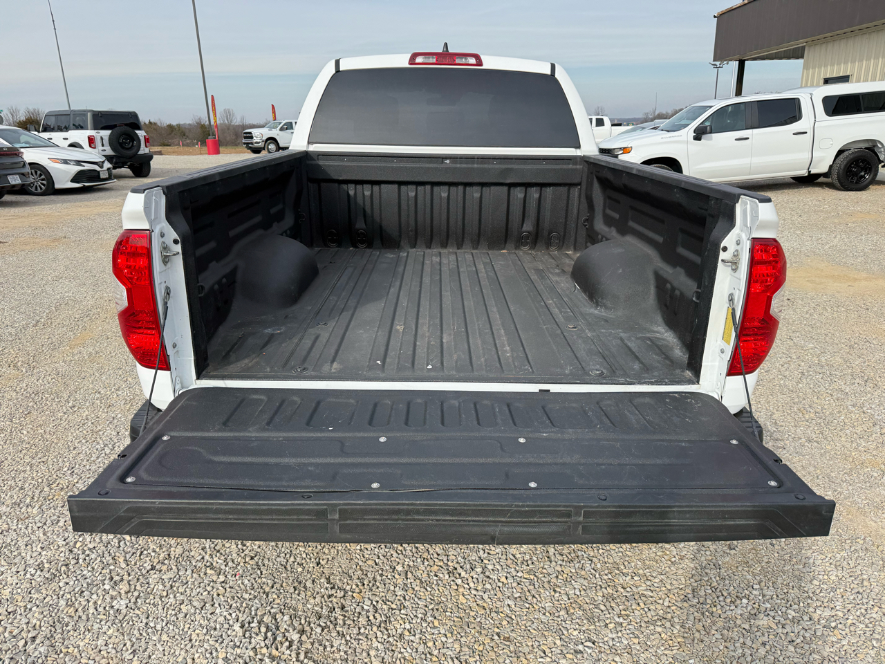 Toyota Tundra SR DblCab 4WD 5.7L V8 2020