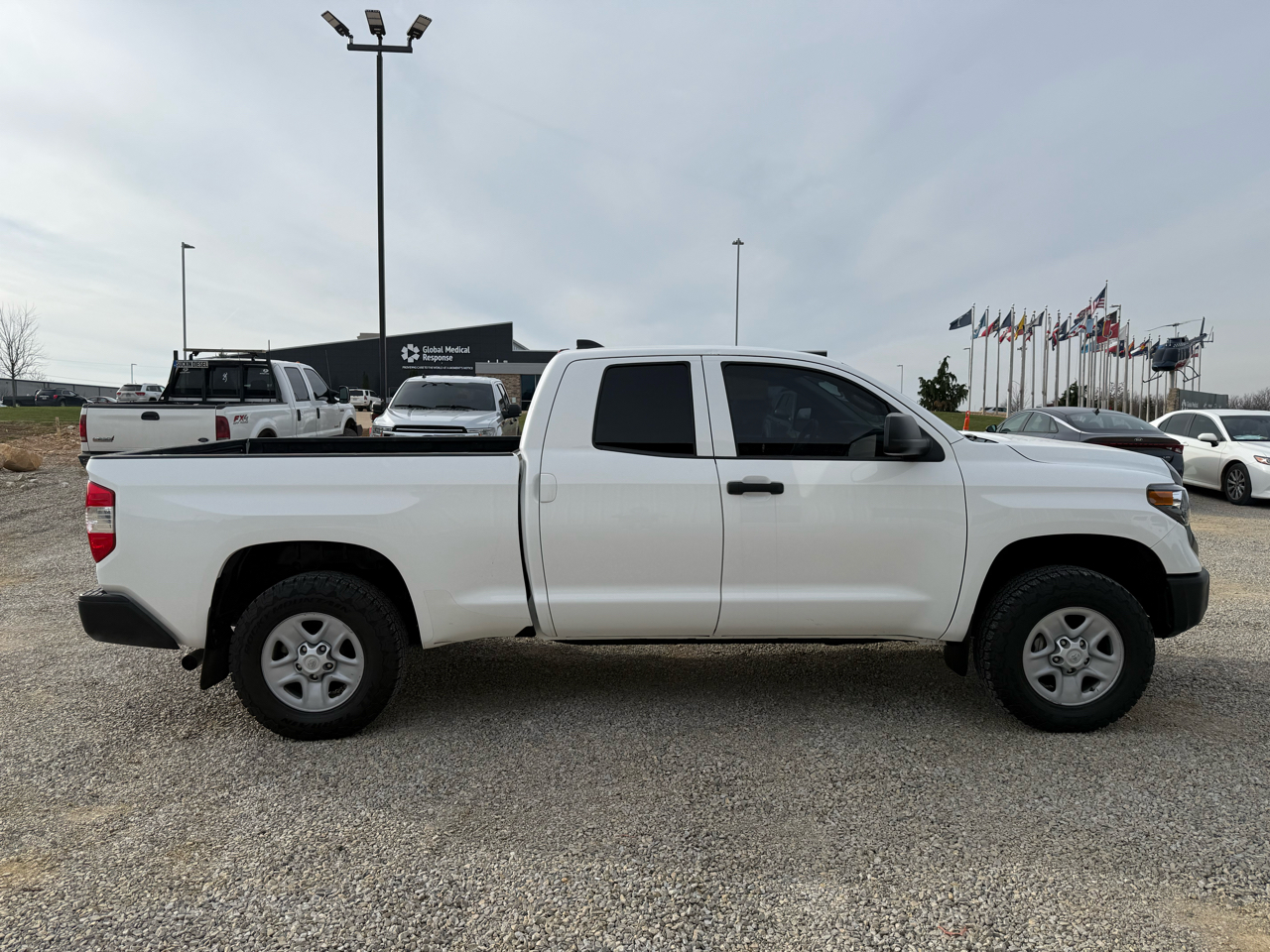 Toyota Tundra SR DblCab 4WD 5.7L V8 2020