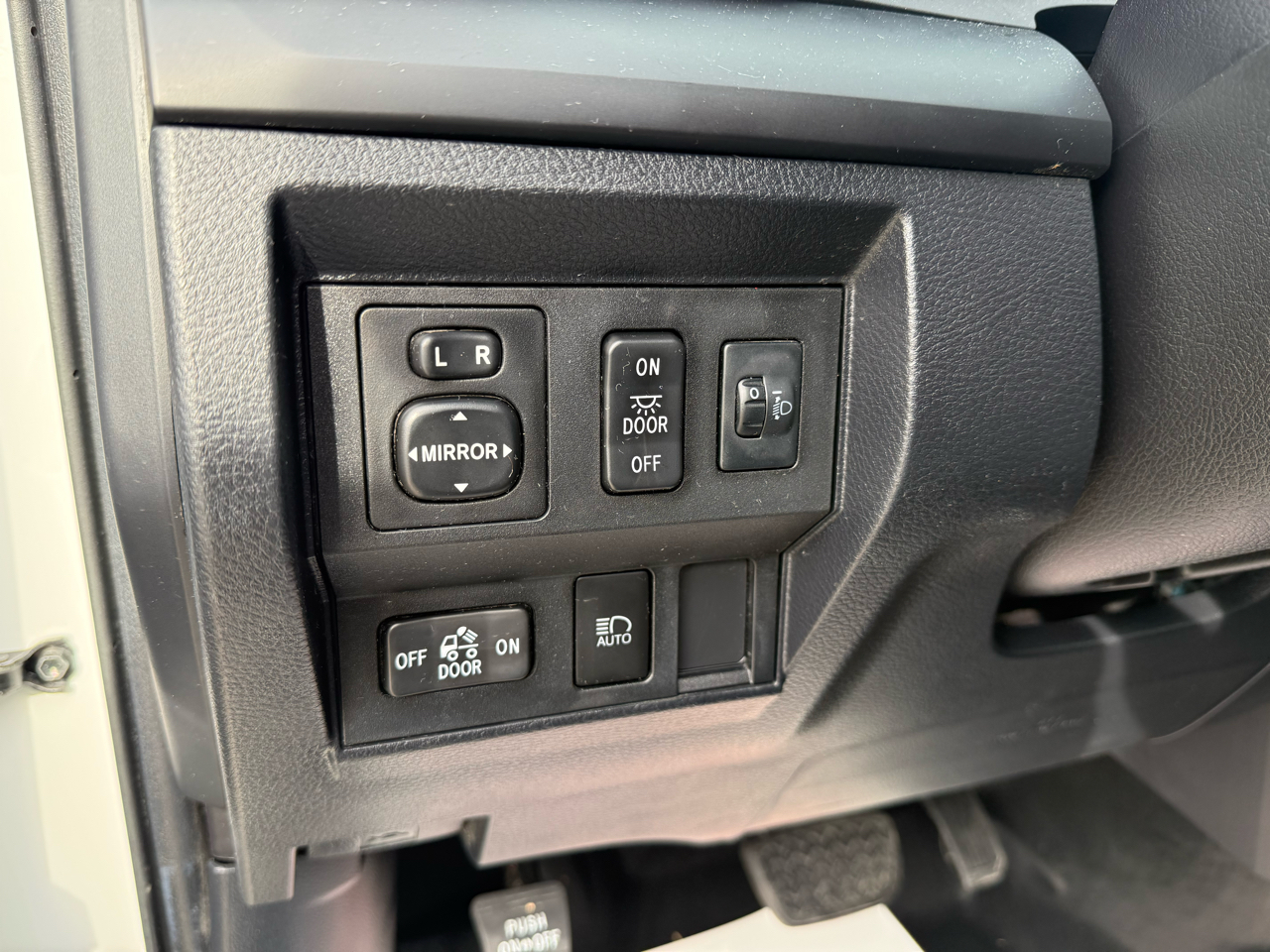 Toyota Tundra SR DblCab 4WD 5.7L V8 2020