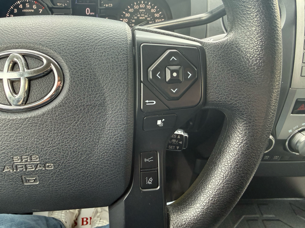 Toyota Tundra SR DblCab 4WD 5.7L V8 2020