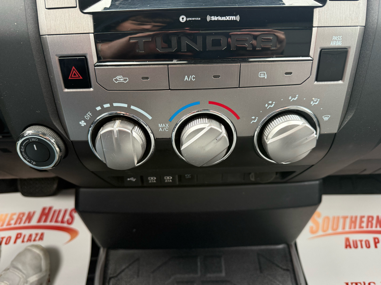 Toyota Tundra SR DblCab 4WD 5.7L V8 2020