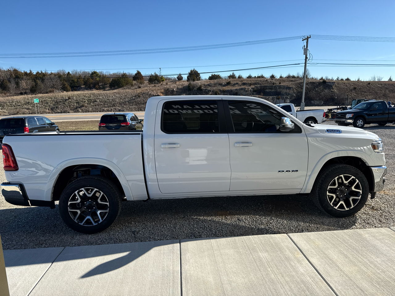 RAM 1500 Laramie Crew Cab 4WD SWB 2025