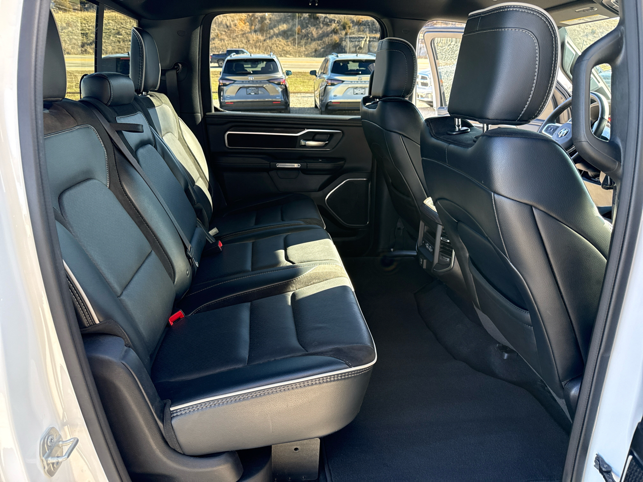 RAM 1500 Laramie Crew Cab 4WD SWB 2025