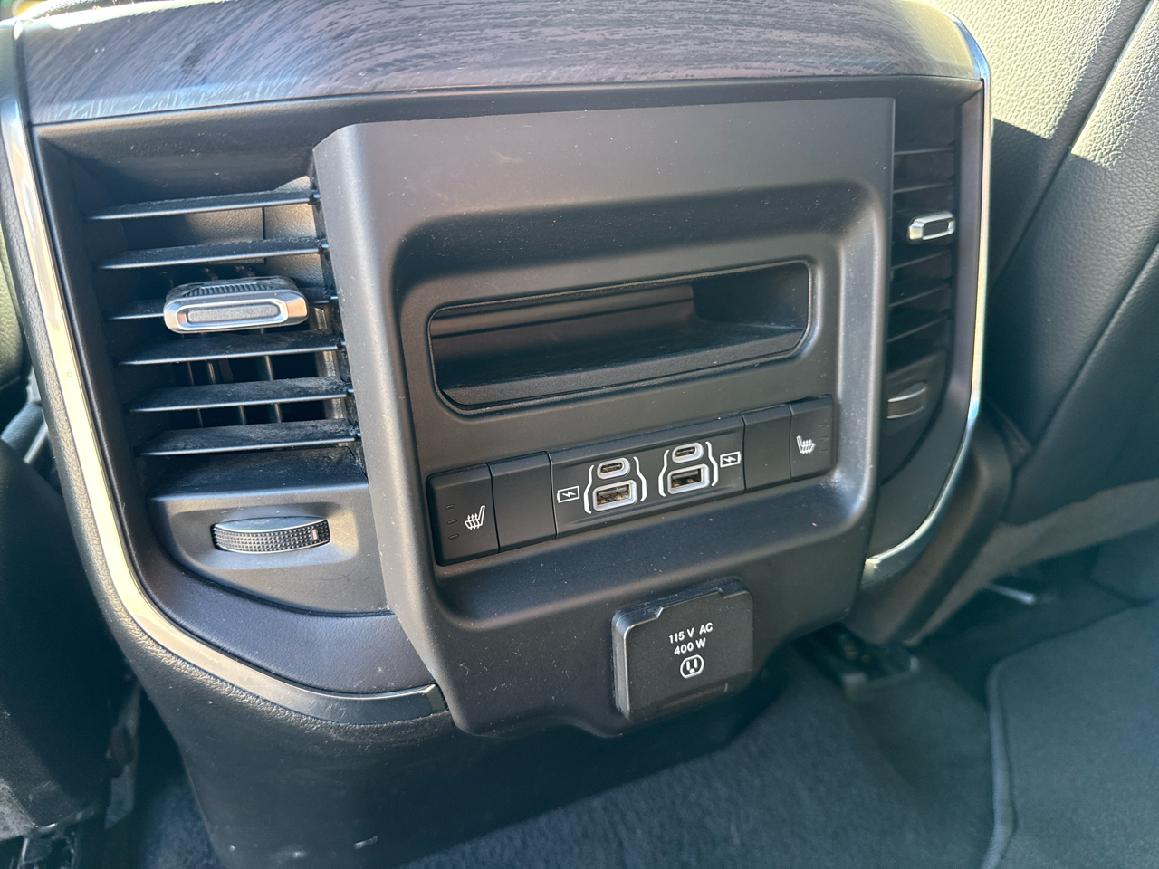 RAM 1500 Laramie Crew Cab 4WD SWB 2025