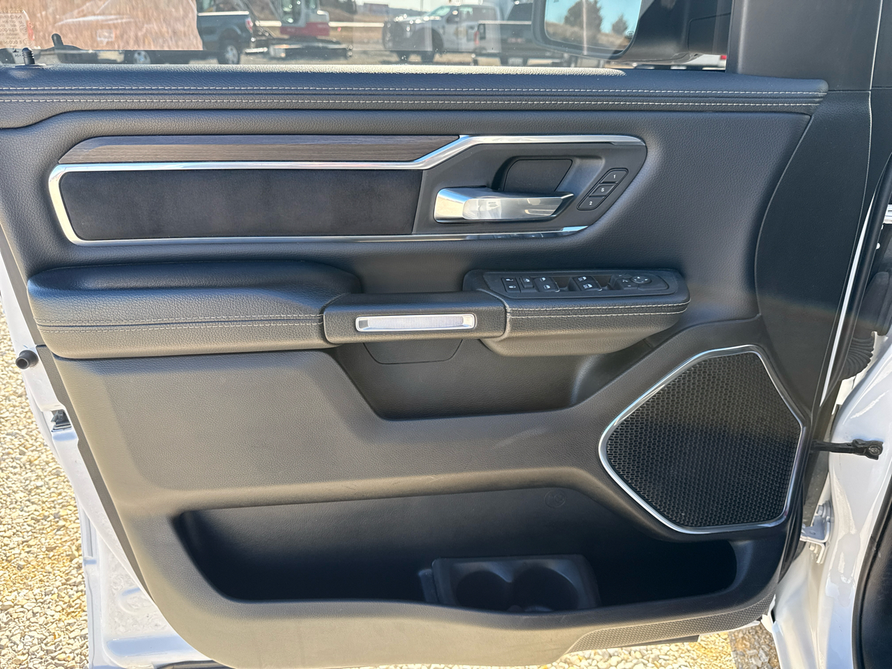 RAM 1500 Laramie Crew Cab 4WD SWB 2025