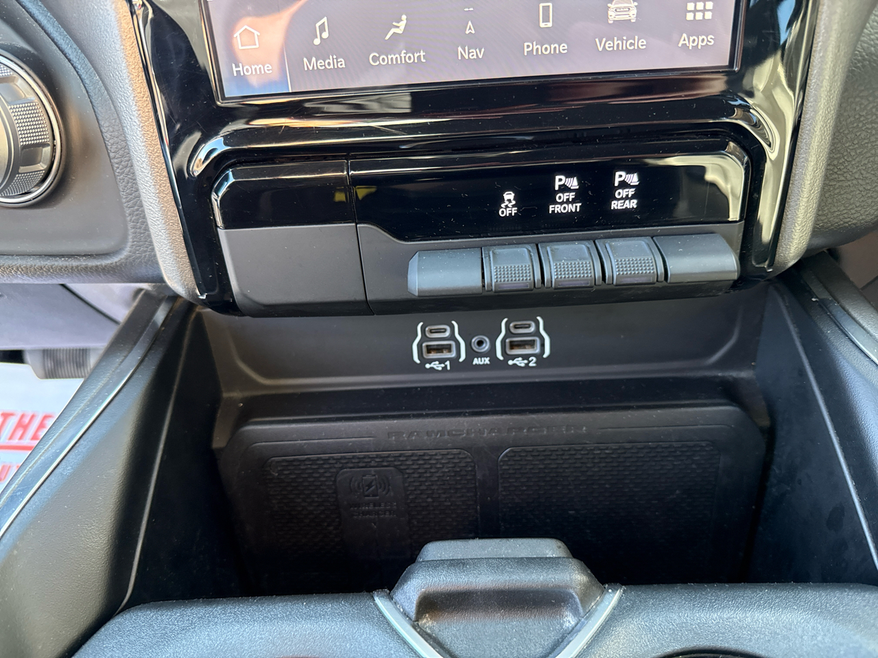 RAM 1500 Laramie Crew Cab 4WD SWB 2025