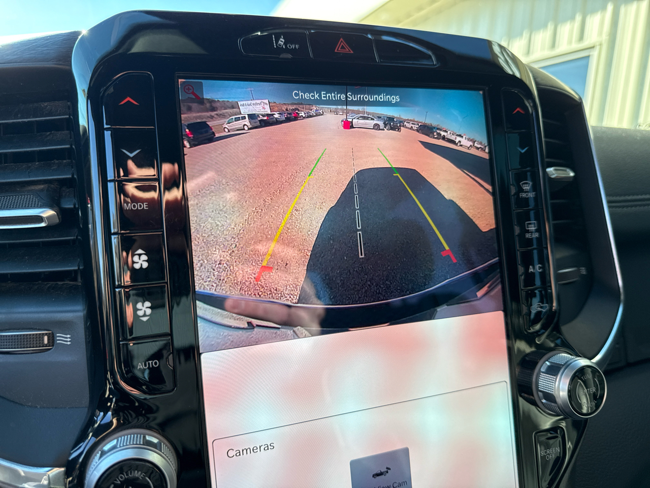 RAM 1500 Laramie Crew Cab 4WD SWB 2025