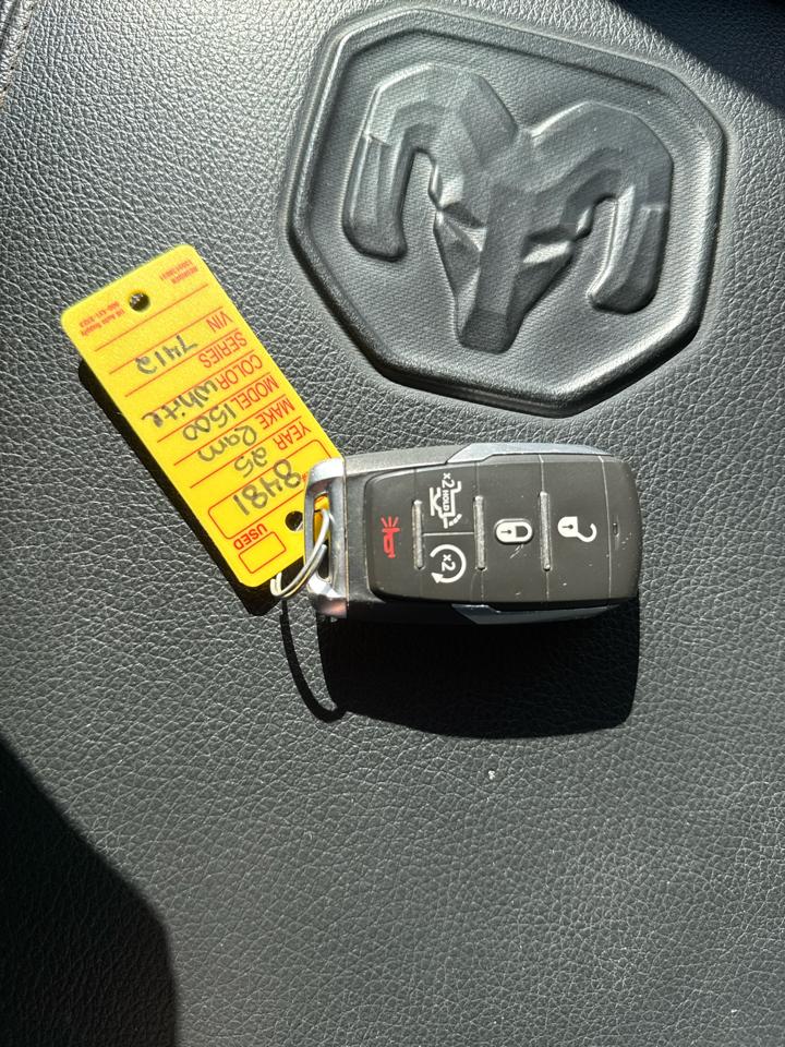 RAM 1500 Laramie Crew Cab 4WD SWB 2025