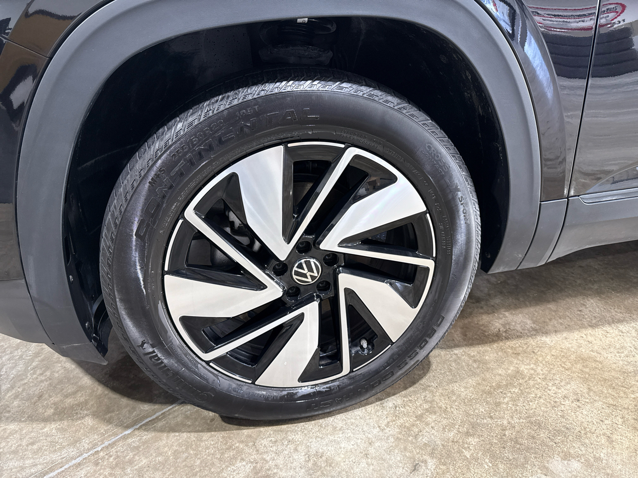 Volkswagen Atlas SE w/ Tech 4D SUV 4Motion 2025