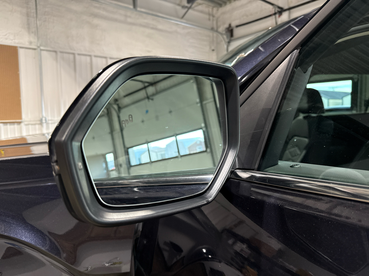 Volkswagen Atlas SE w/ Tech 4D SUV 4Motion 2025