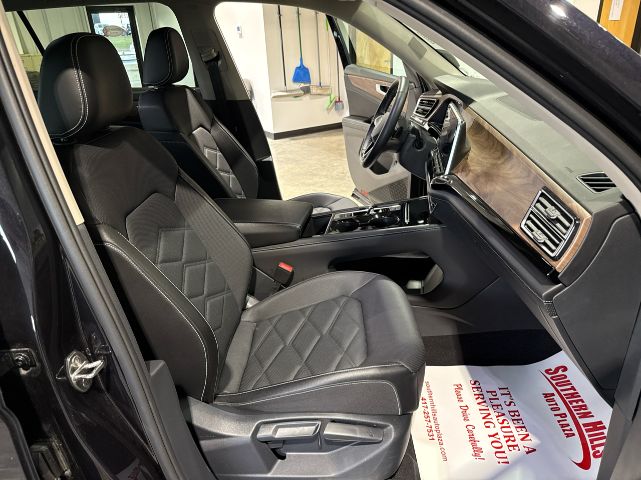 Volkswagen Atlas SE w/ Tech 4D SUV 4Motion 2025