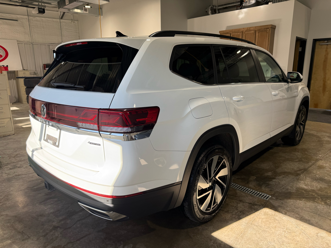 Volkswagen Atlas SE w/ Tech 4D SUV 4Motion 2025