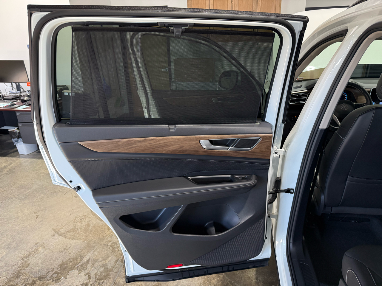 Volkswagen Atlas SE w/ Tech 4D SUV 4Motion 2025