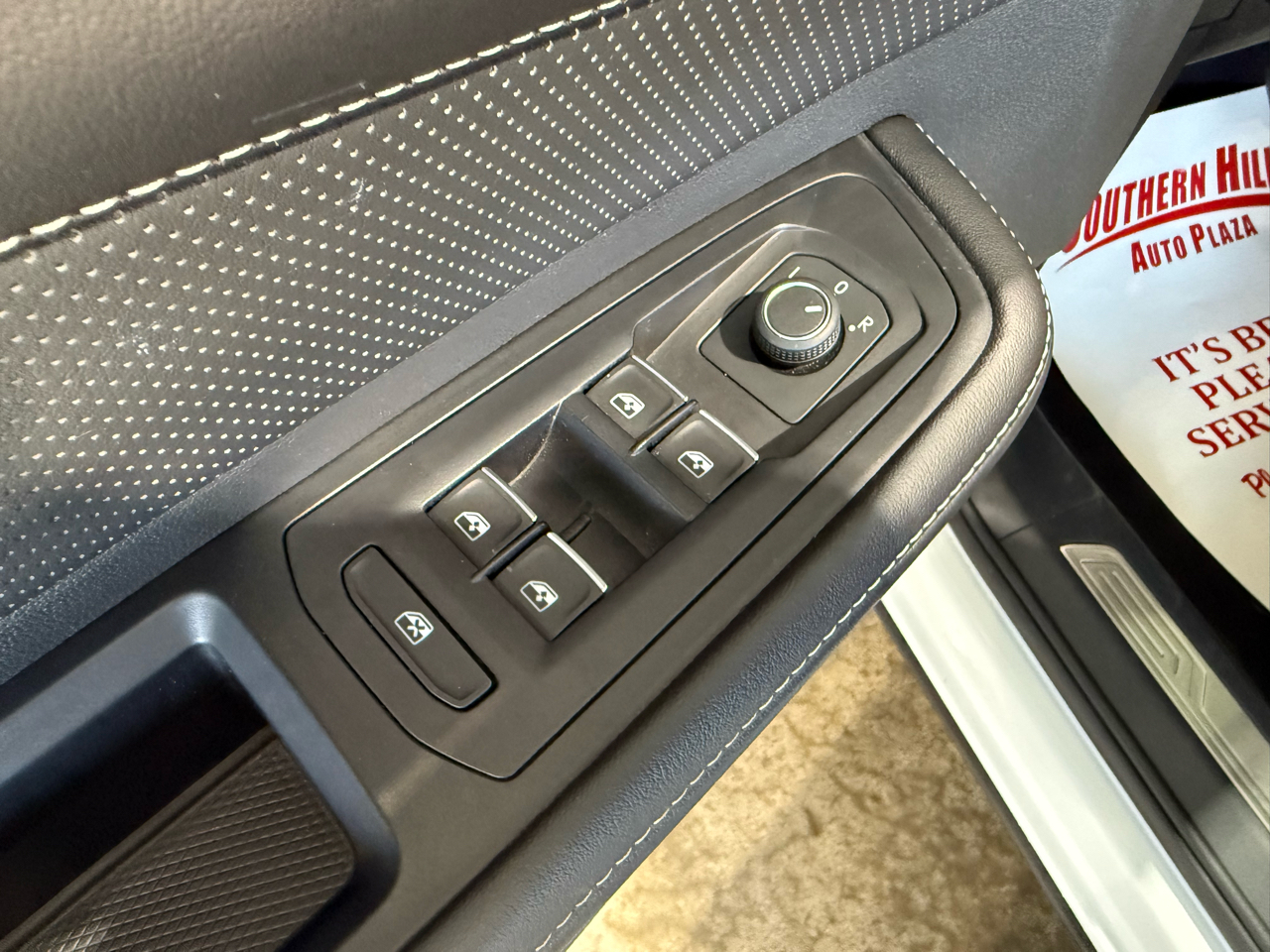 Volkswagen Atlas SE w/ Tech 4D SUV 4Motion 2025