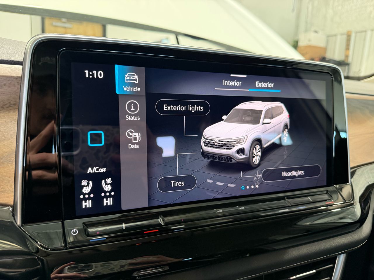 Volkswagen Atlas SE w/ Tech 4D SUV 4Motion 2025