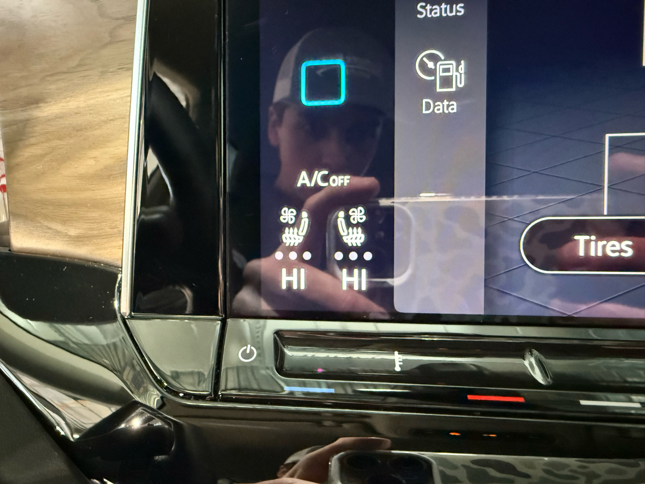 Volkswagen Atlas SE w/ Tech 4D SUV 4Motion 2025