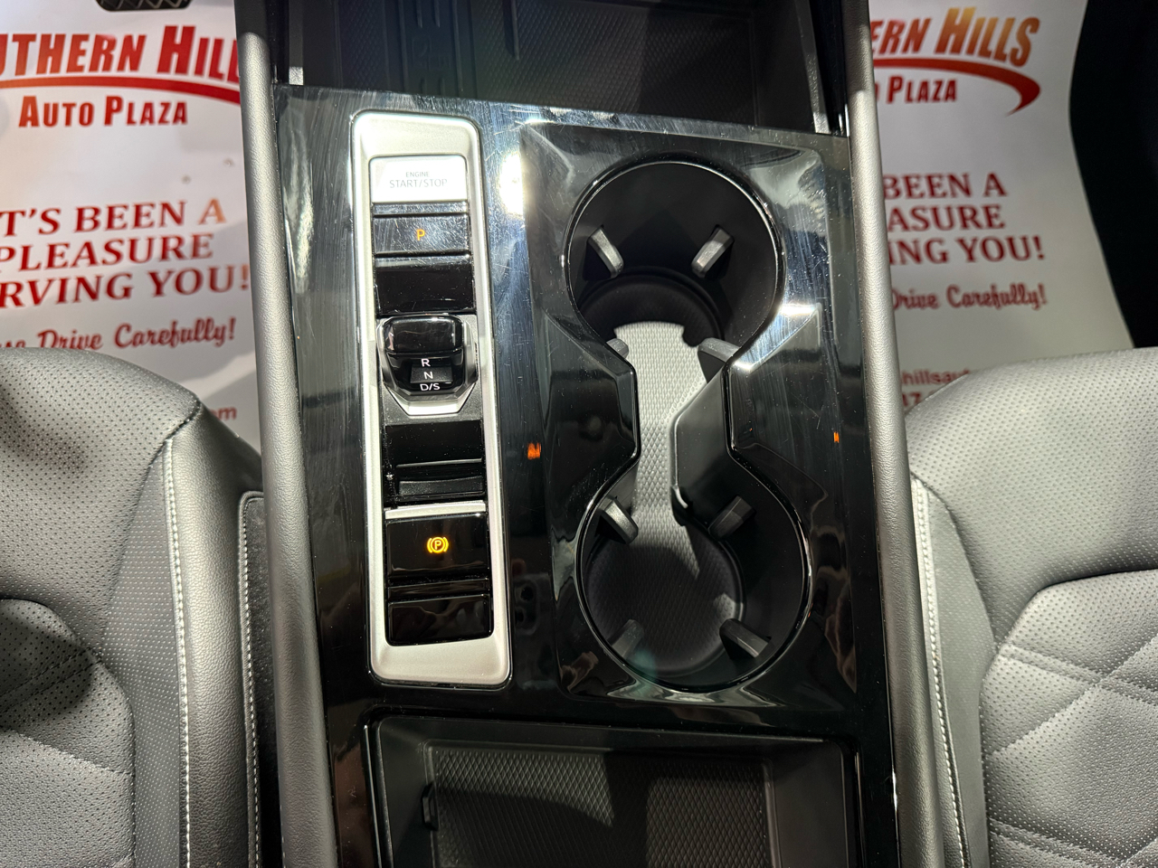 Volkswagen Atlas SE w/ Tech 4D SUV 4Motion 2025