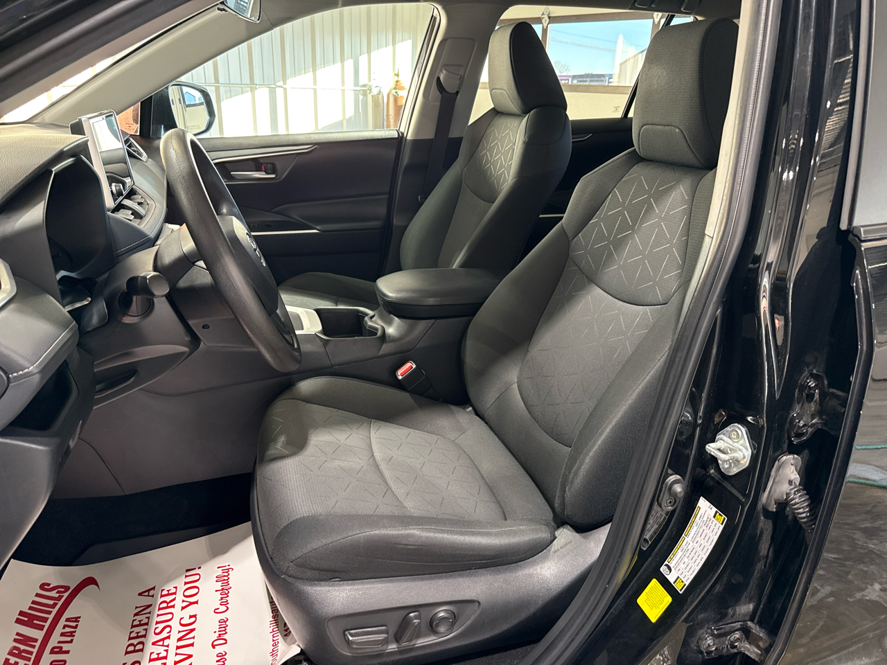 Toyota RAV4 XLE 4D SUV FWD 2024