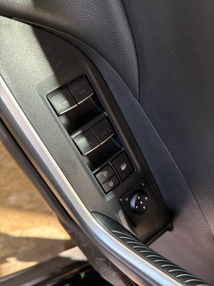 Toyota RAV4 XLE 4D SUV FWD 2024