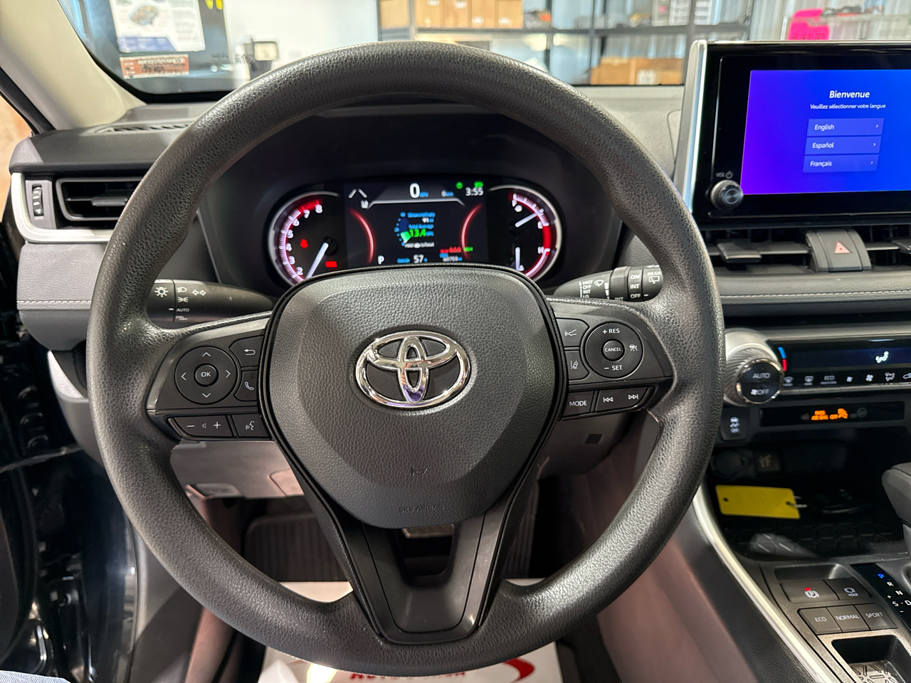 Toyota RAV4 XLE 4D SUV FWD 2024