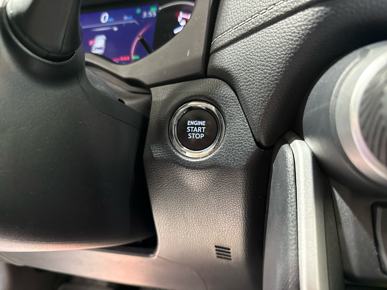 Toyota RAV4 XLE 4D SUV FWD 2024