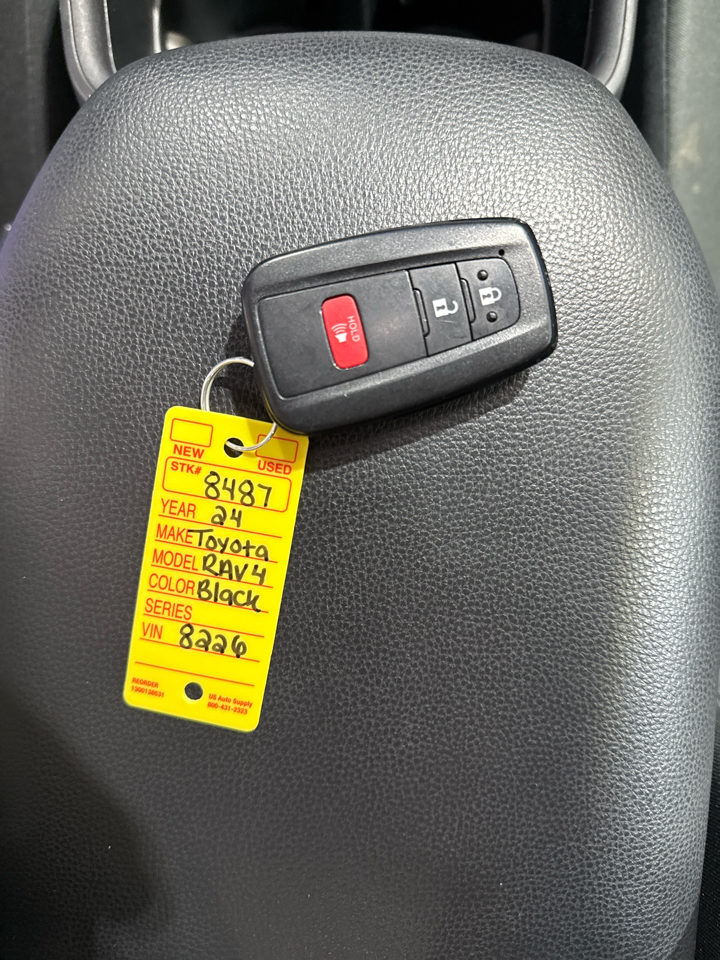 Toyota RAV4 XLE 4D SUV FWD 2024