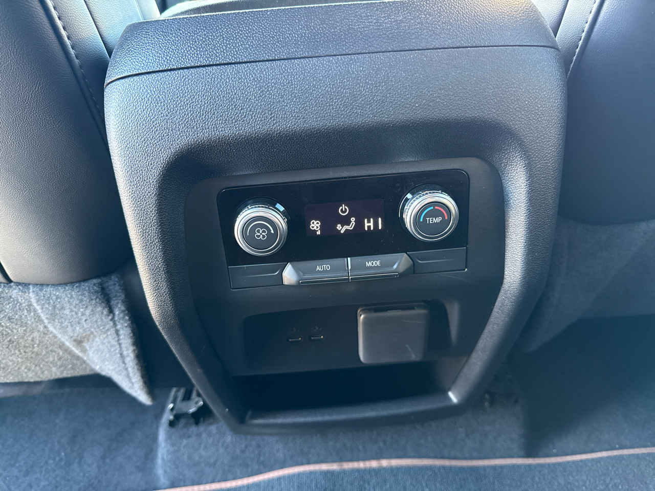 GMC Acadia AT4 4D SUV AWD 2025