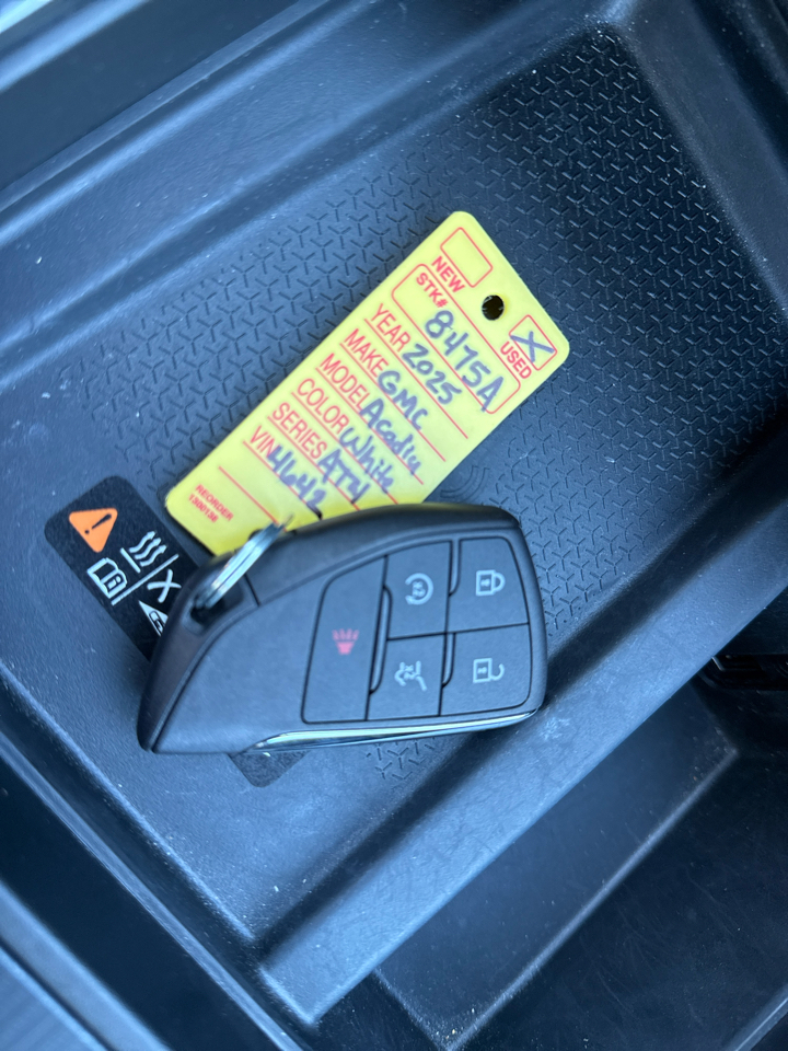 GMC Acadia AT4 4D SUV AWD 2025